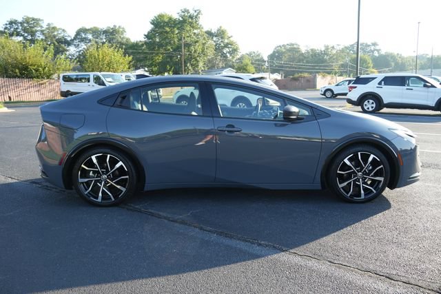 Used 2026 Toyota Prius Plug-In Hybrid FWD image 9