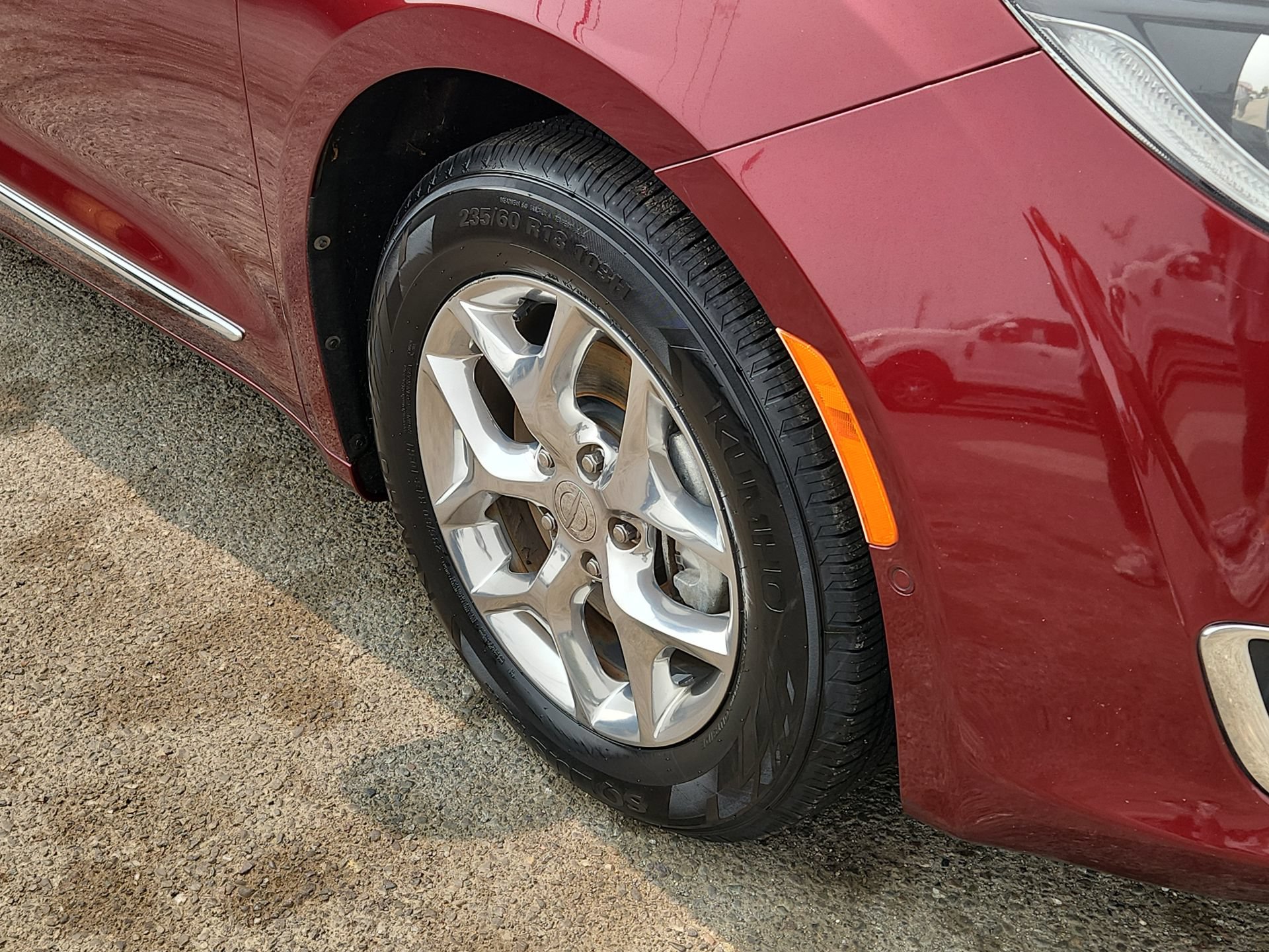 Certified 2017 Chrysler Pacifica Limited FWD image 19