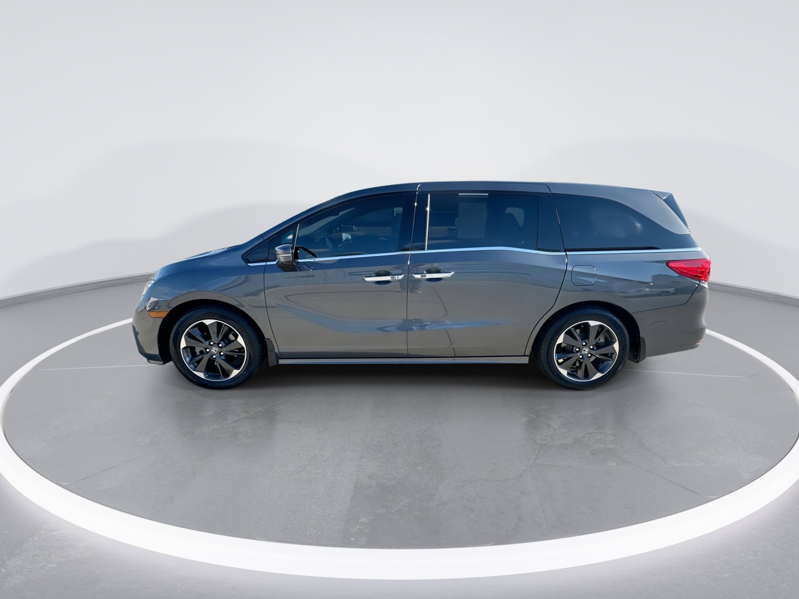 Used 2024 Honda Odyssey Elite image 5