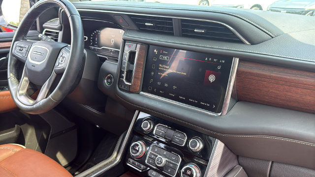 Used 2023 GMC Yukon Denali Ultimate AWD/4WD image 18