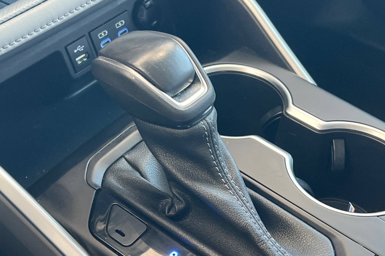 Used 2022 Toyota Highlander XLE AWD/4WD image 19