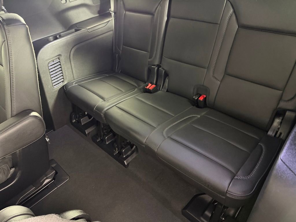 Used 2025 GMC Yukon XL Denali image 29
