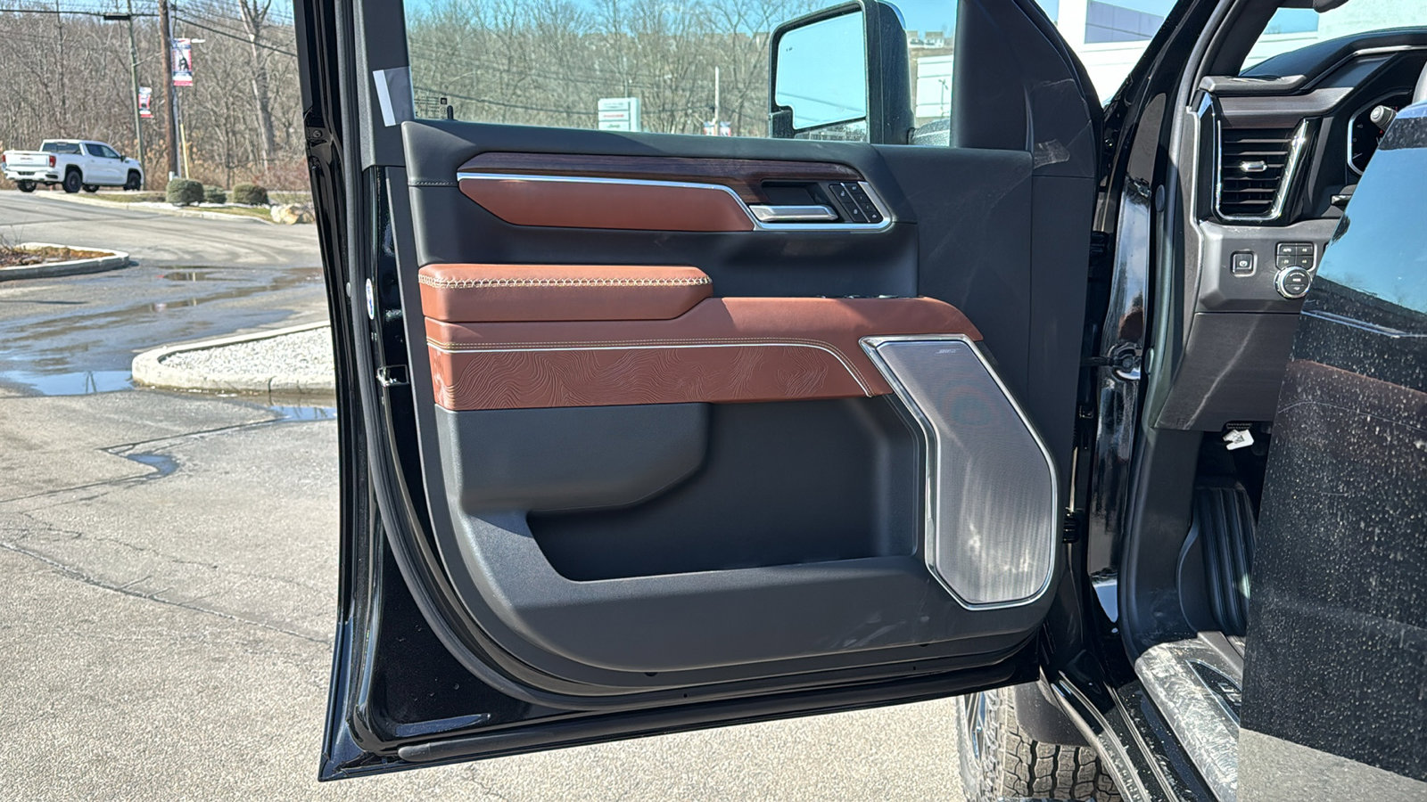 New 2026 GMC Sierra 2500 Denali Ultimate w/ LPO, Black Badging Package image 7