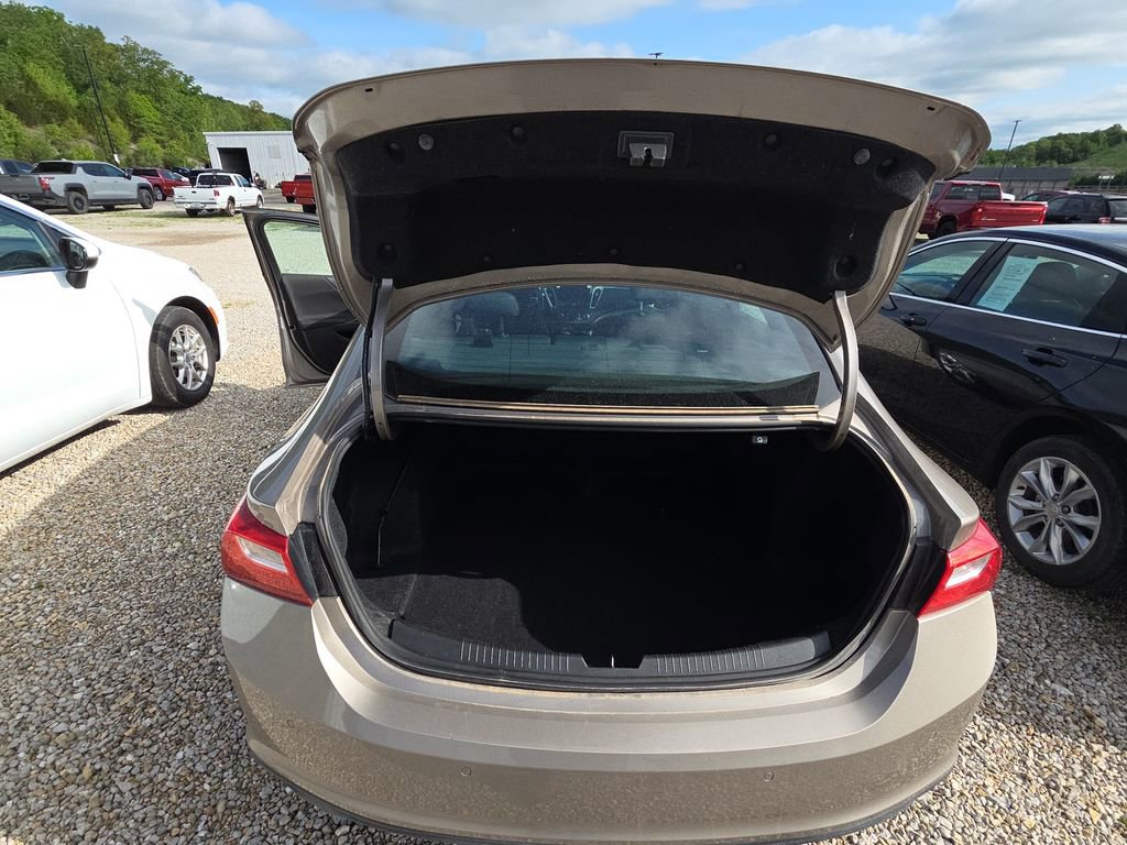 Used 2025 Chevrolet Malibu LT FWD image 14