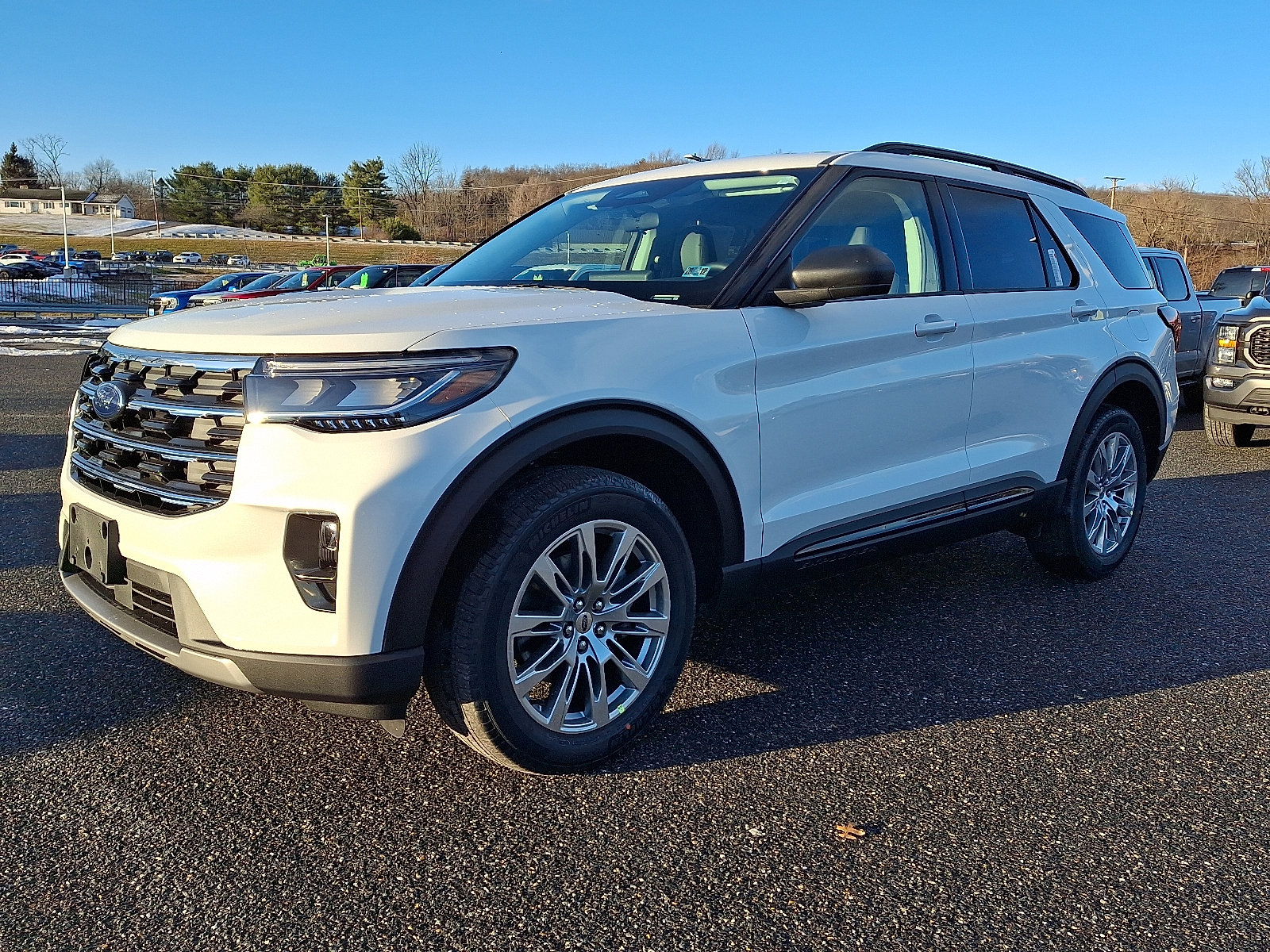 New 2026 Ford Explorer Active w/ Active Comfort Package image 2