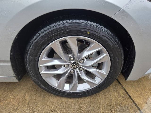 Used 2021 Toyota Avalon XLE image 14