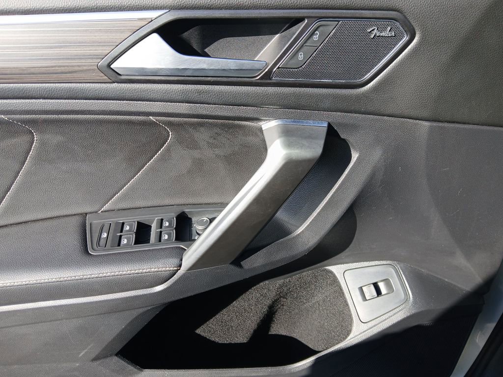 Used 2022 Volkswagen Tiguan SEL R-Line image 12