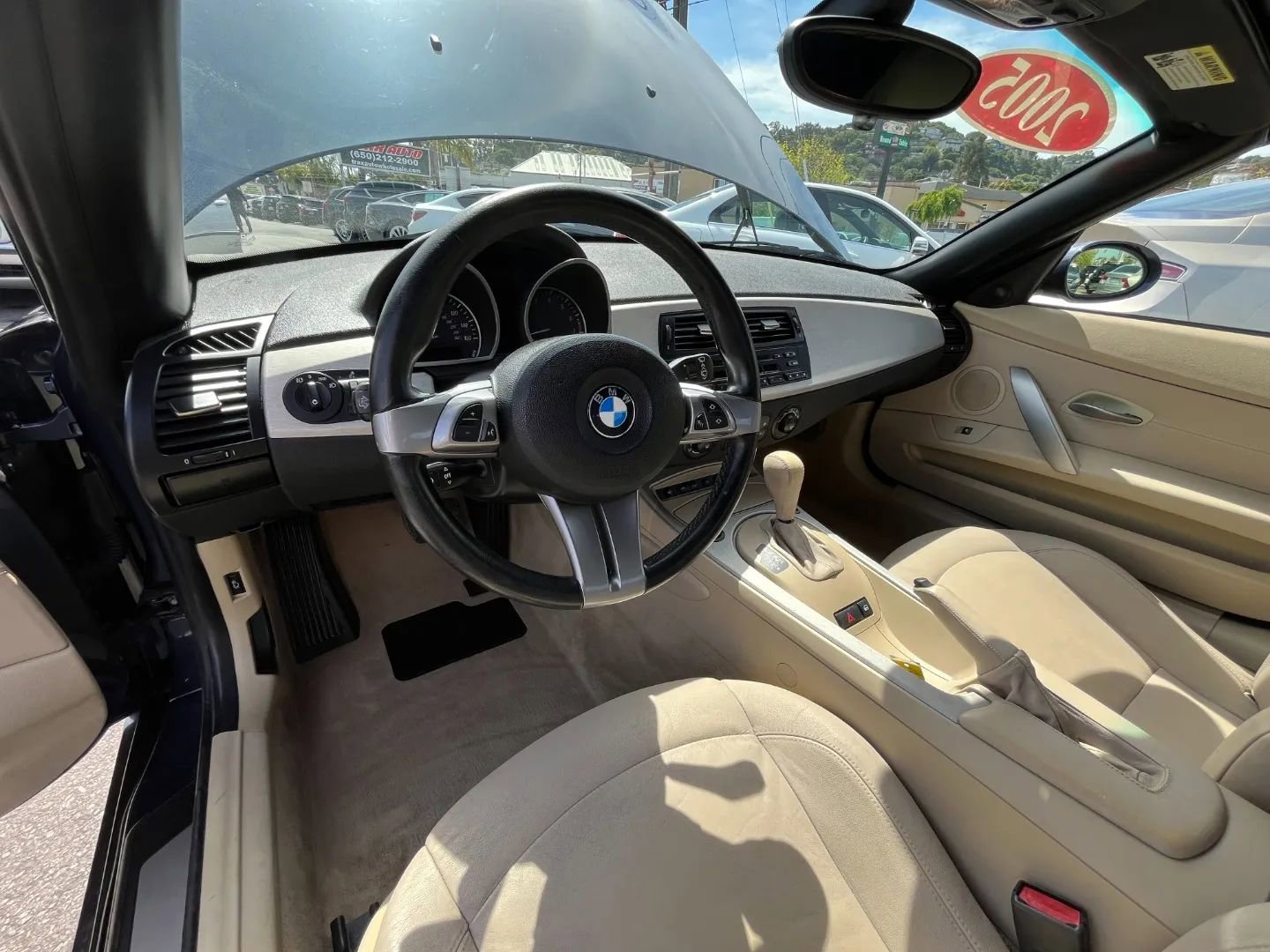 Used 2005 BMW Z4 2.5i image 16