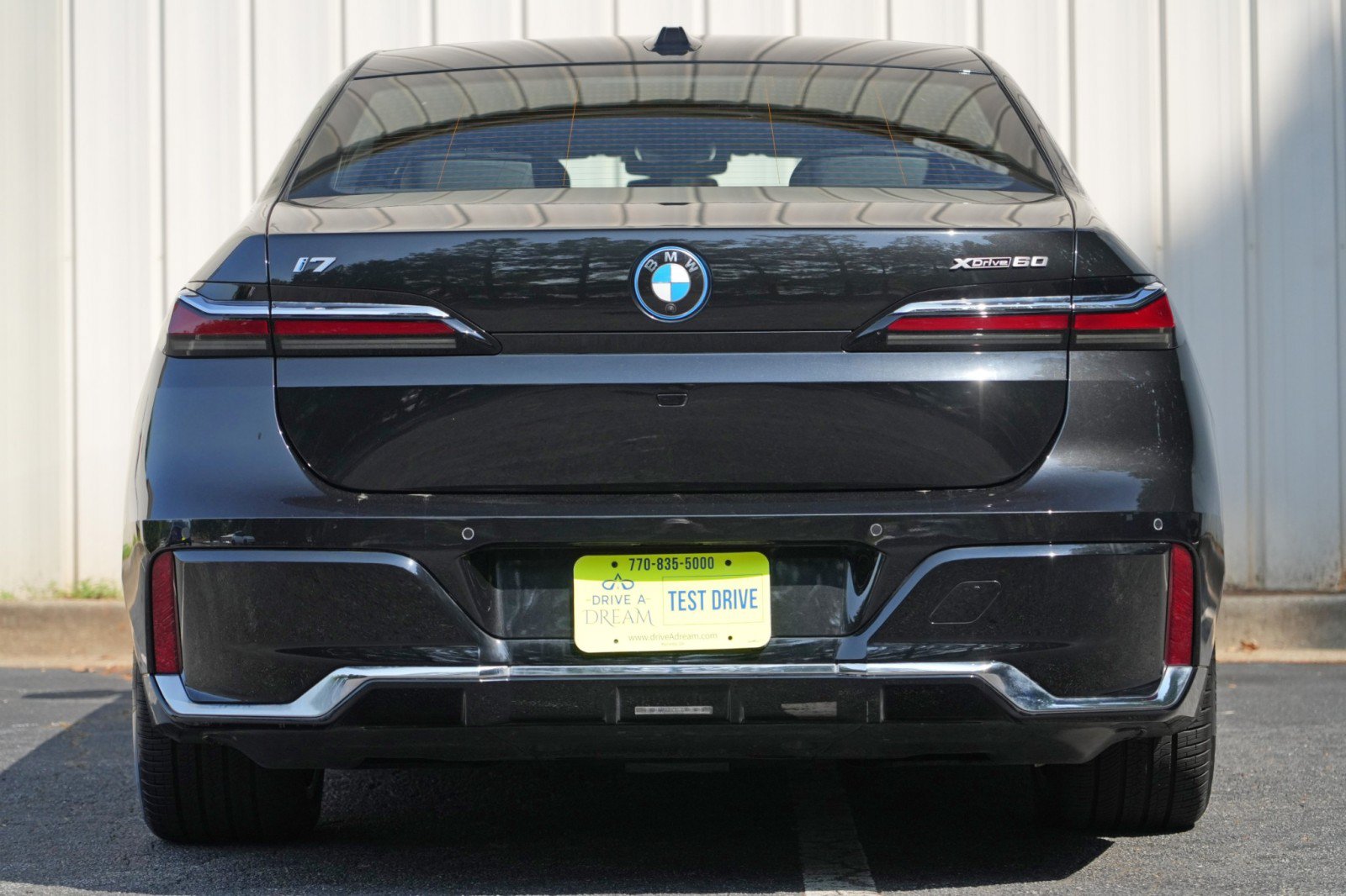 Used 2023 BMW i7 xDrive60 w/ Executive Package 2 AWD/4WD image 11