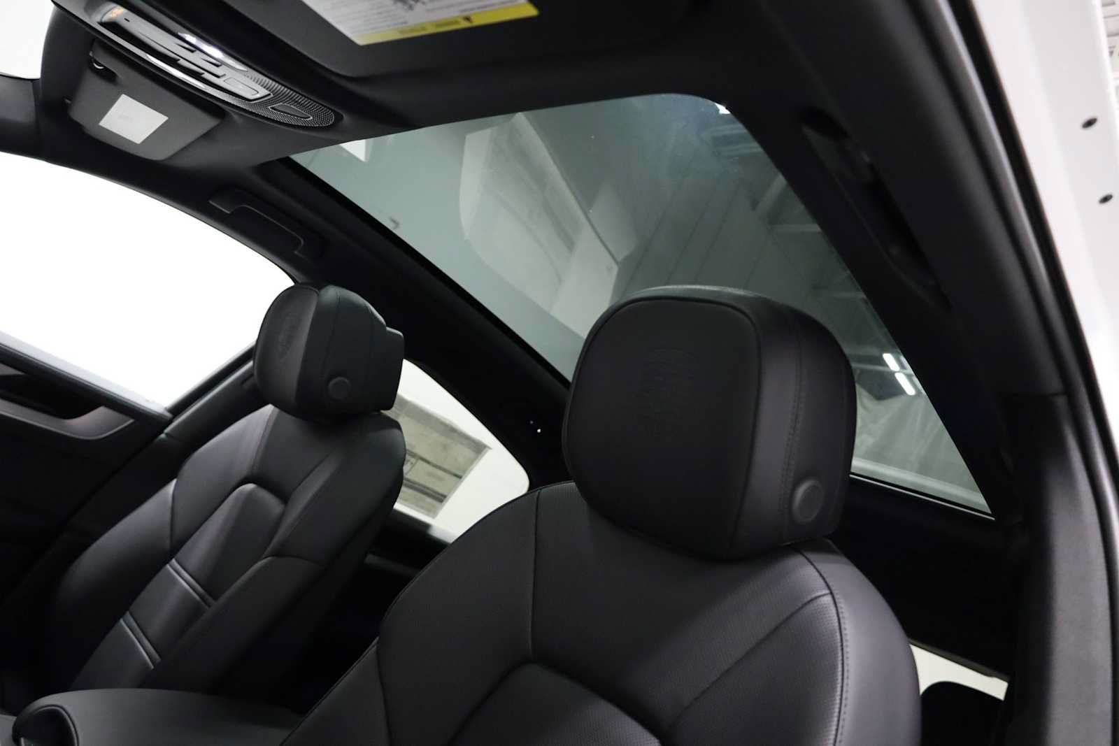 New 2026 Porsche Cayenne Coupe AWD/4WD image 20