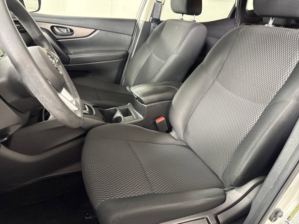 Used 2022 Nissan Rogue Sport S image 11