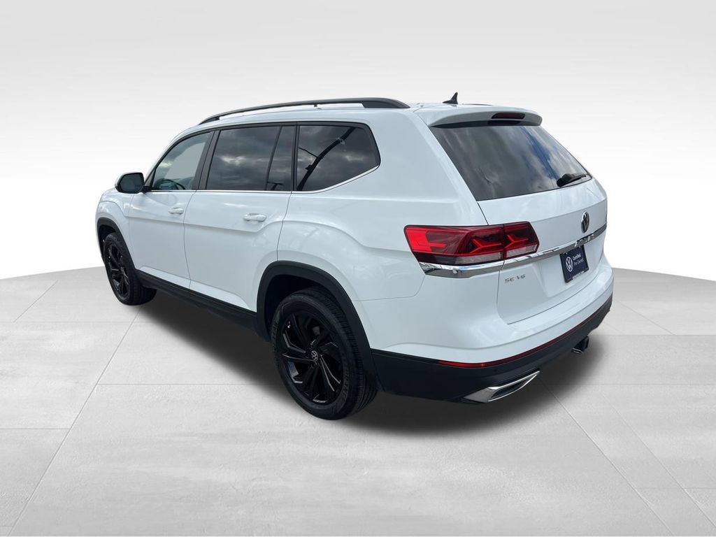 Used 2023 Volkswagen Atlas SE w/ Black Wheel Package image 5