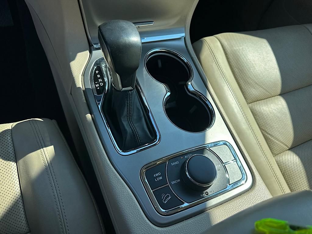 Used 2021 Jeep Grand Cherokee Limited w/ Luxury Group II image 31