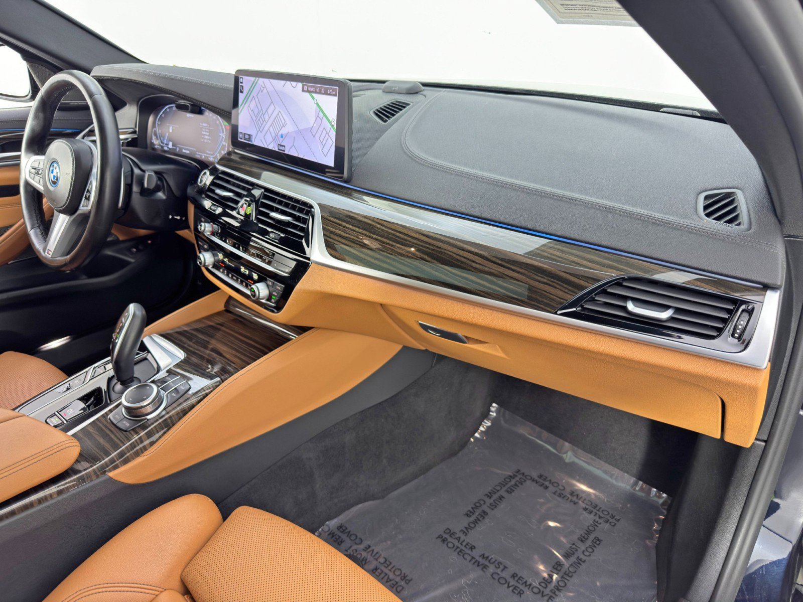 Used 2022 BMW 530e w/ Premium Package RWD image 14
