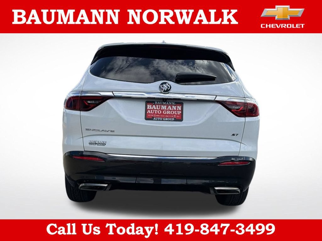 Used 2024 Buick Enclave Essence w/ Sport Touring Edition FWD image 6