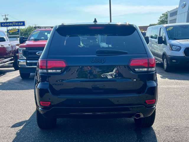 Used 2019 Jeep Grand Cherokee Altitude AWD/4WD image 7
