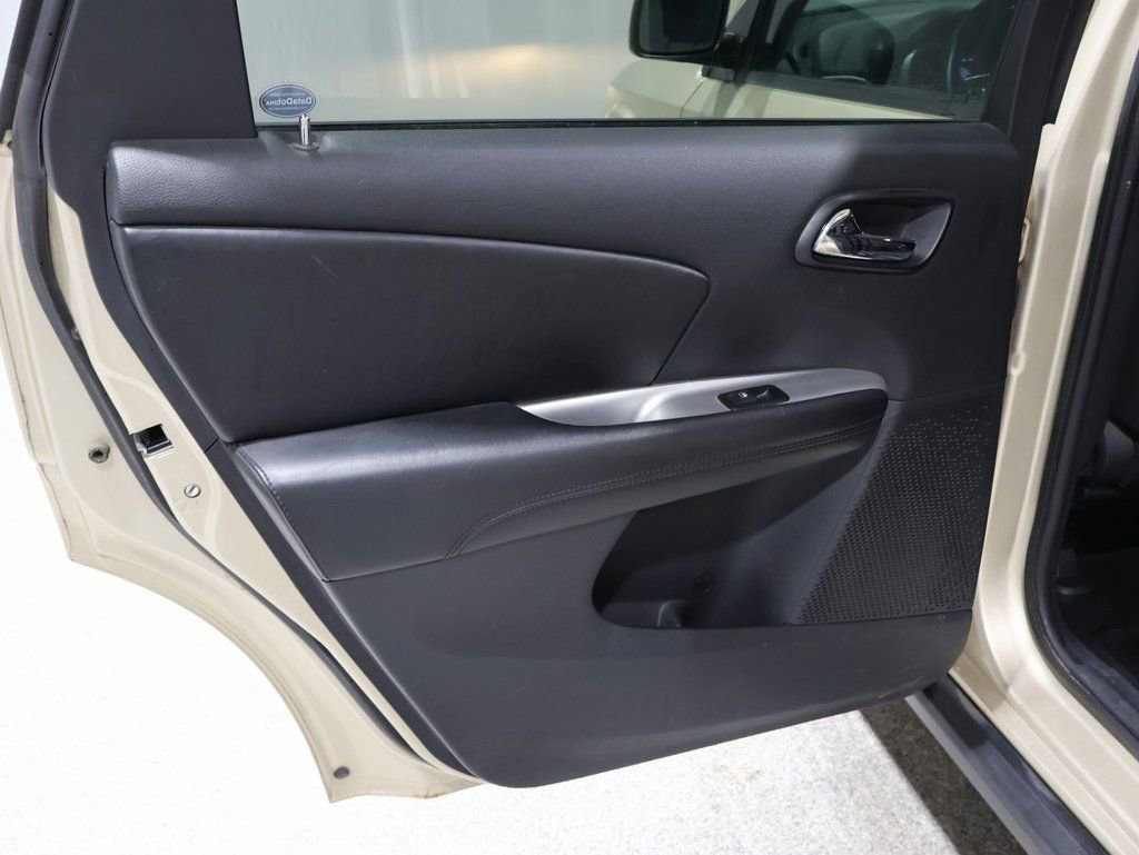 Used 2011 Dodge Journey Mainstreet w/ Flexible Seating Group image 20