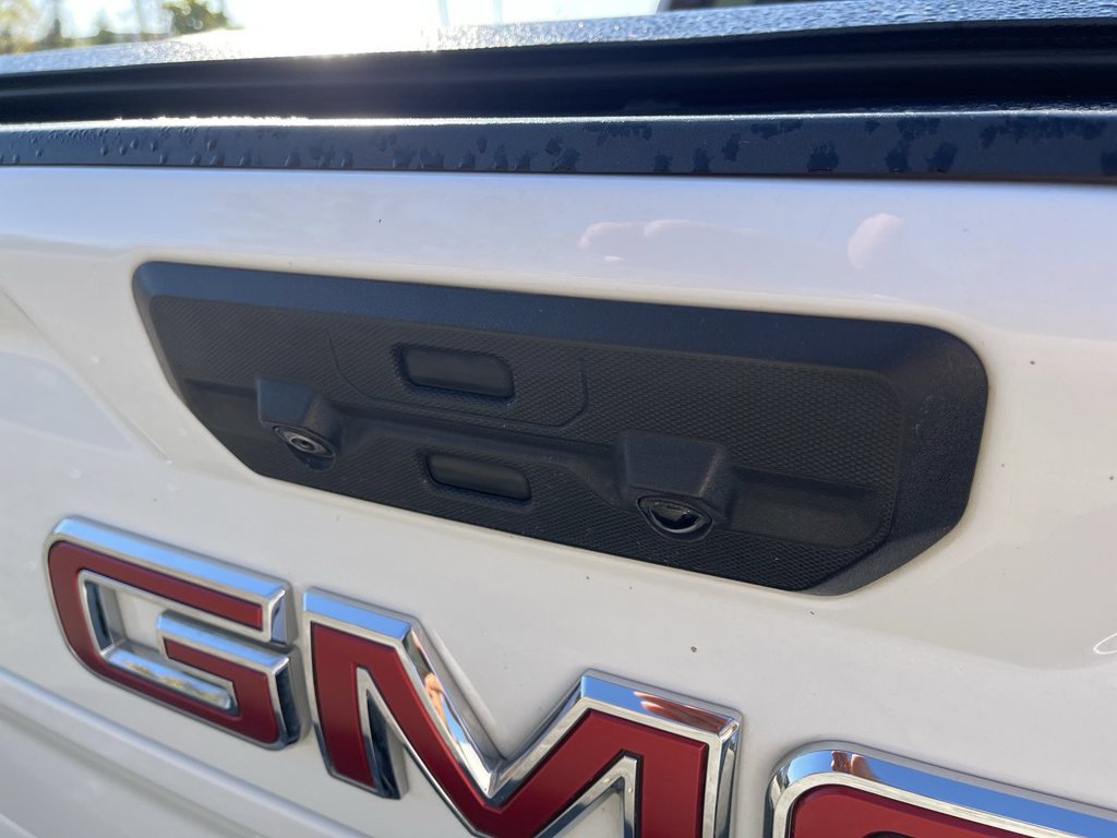 Used 2022 GMC Sierra 2500 AT4 w/ AT4 Preferred Package AWD/4WD image 6