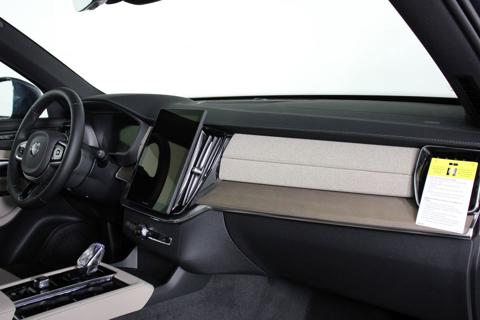 New 2026 Volvo XC90 T8 Plus image 9