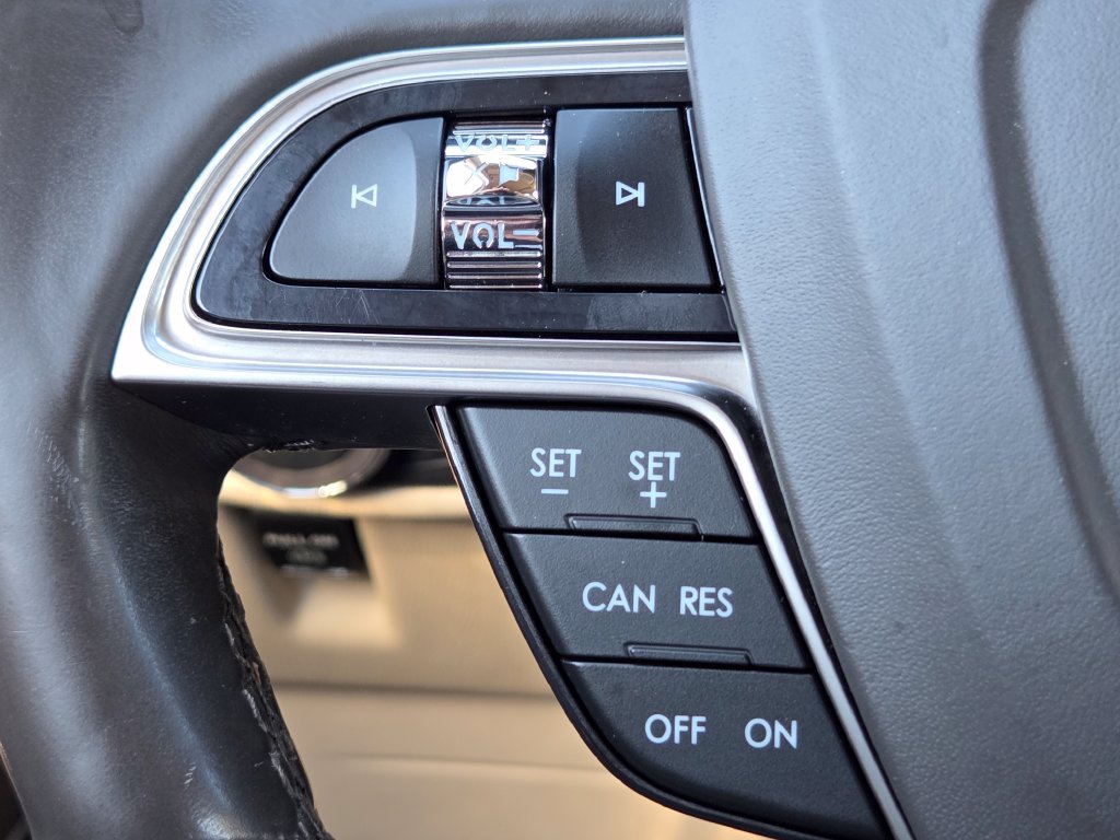 Used 2019 Lincoln Nautilus Reserve w/ Cargo Utility Package AWD/4WD image 16
