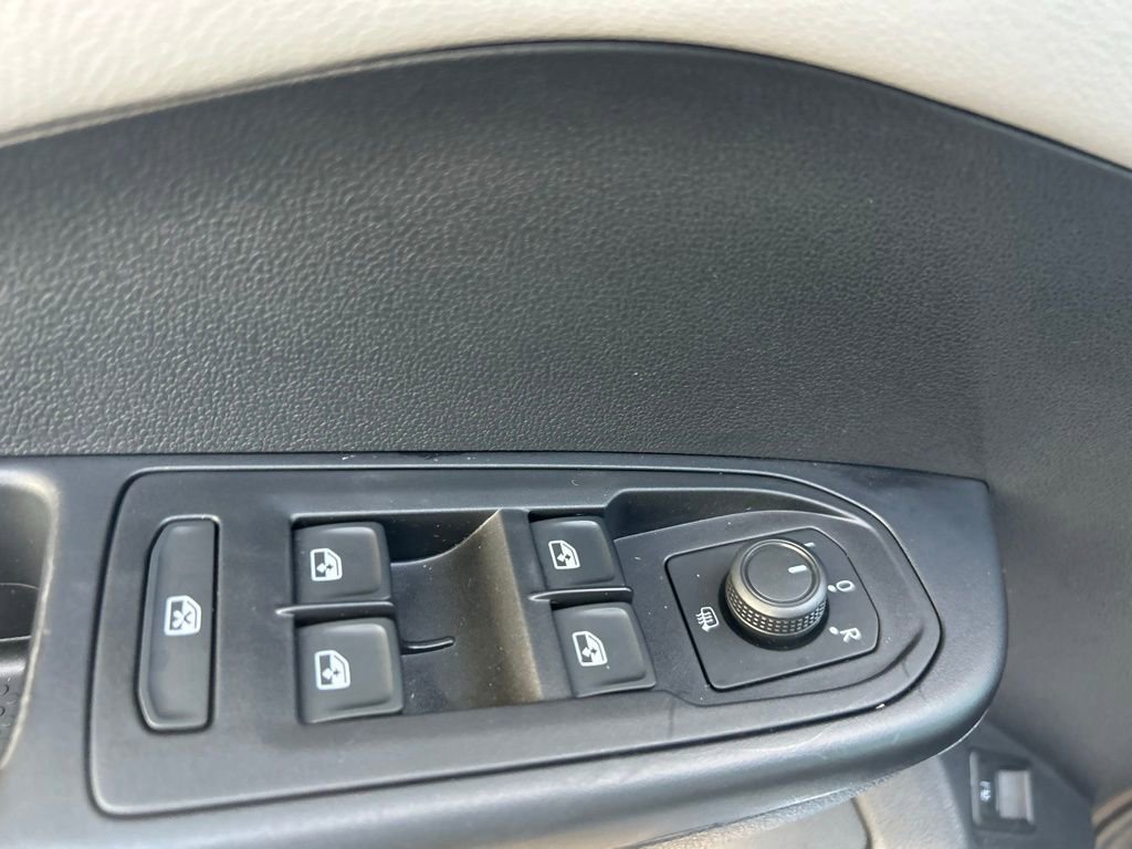Used 2023 Volkswagen Taos SE w/ Panoramic Sunroof Package image 43