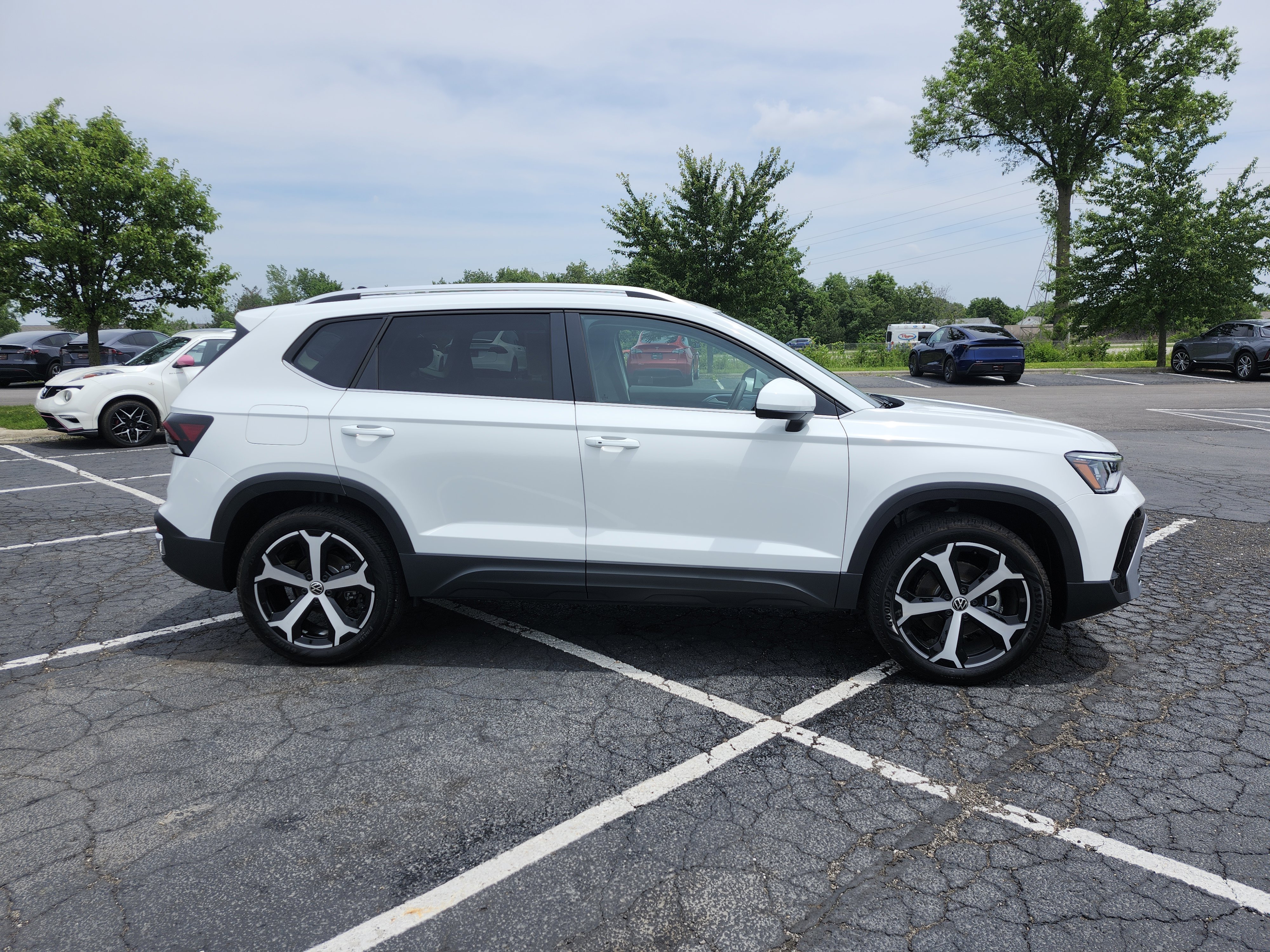 Used 2026 Volkswagen Taos SEL AWD/4WD image 21