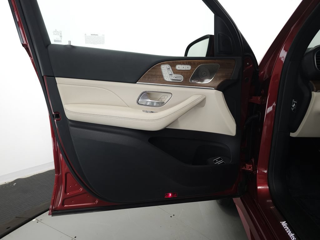 Used 2024 Mercedes-Benz GLE 450e 4MATIC image 5