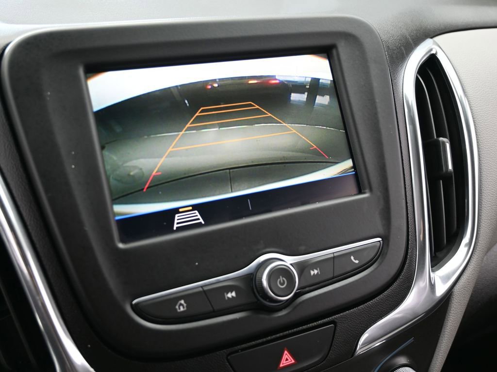 Used 2020 Chevrolet Equinox LS image 21