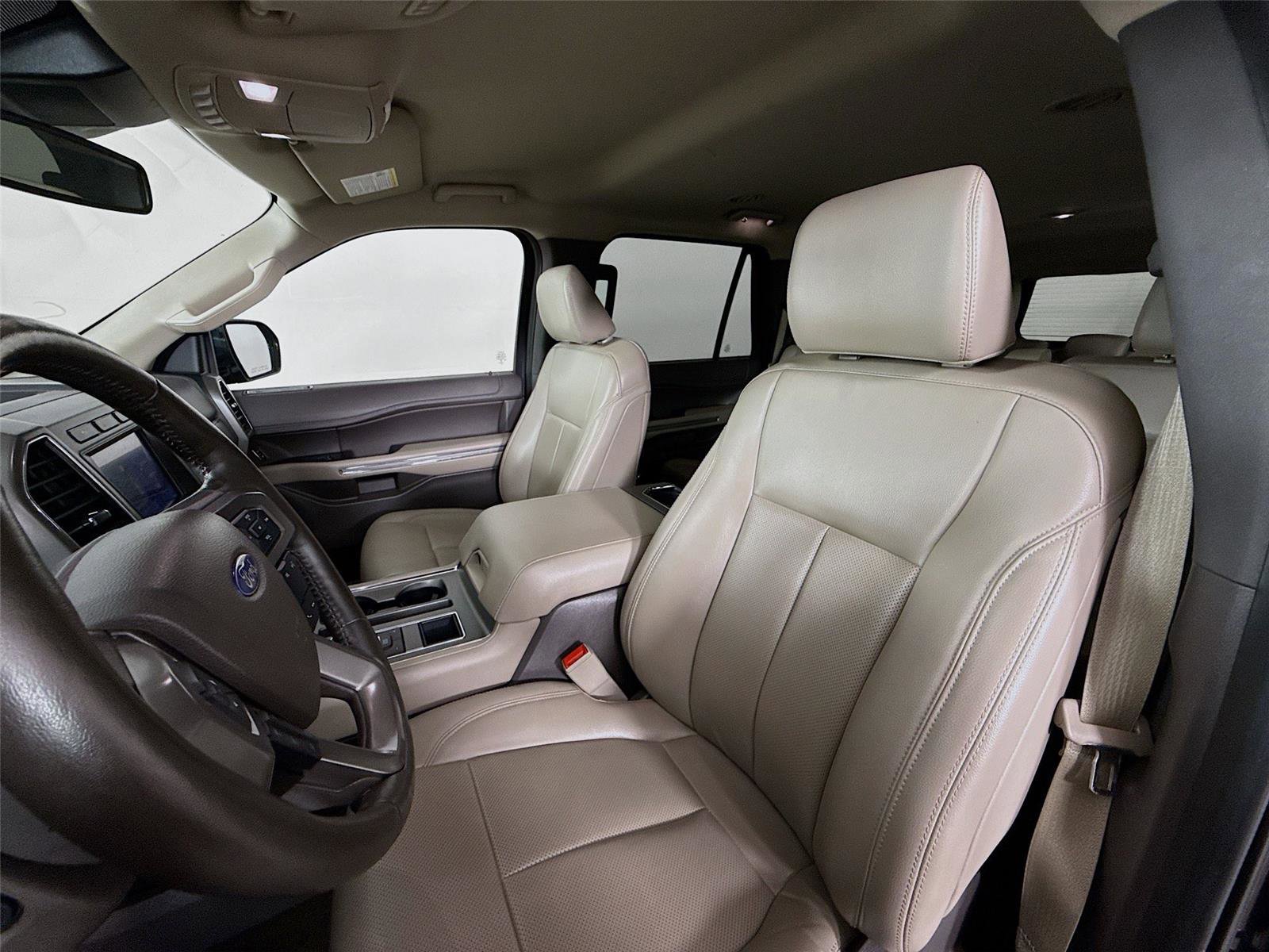 Used 2021 Ford Expedition Max XLT image 2