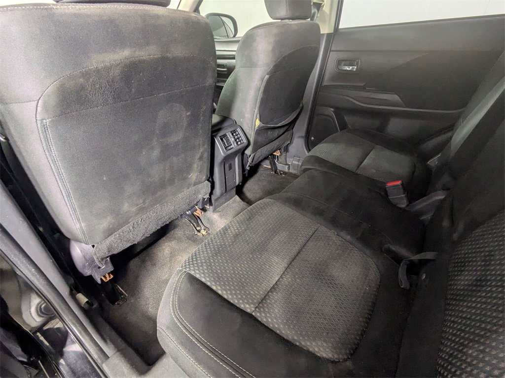 Used 2019 Mitsubishi Outlander ES image 24