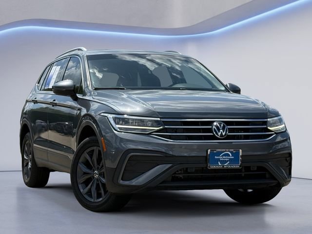Used 2022 Volkswagen Tiguan SE AWD/4WD image 1