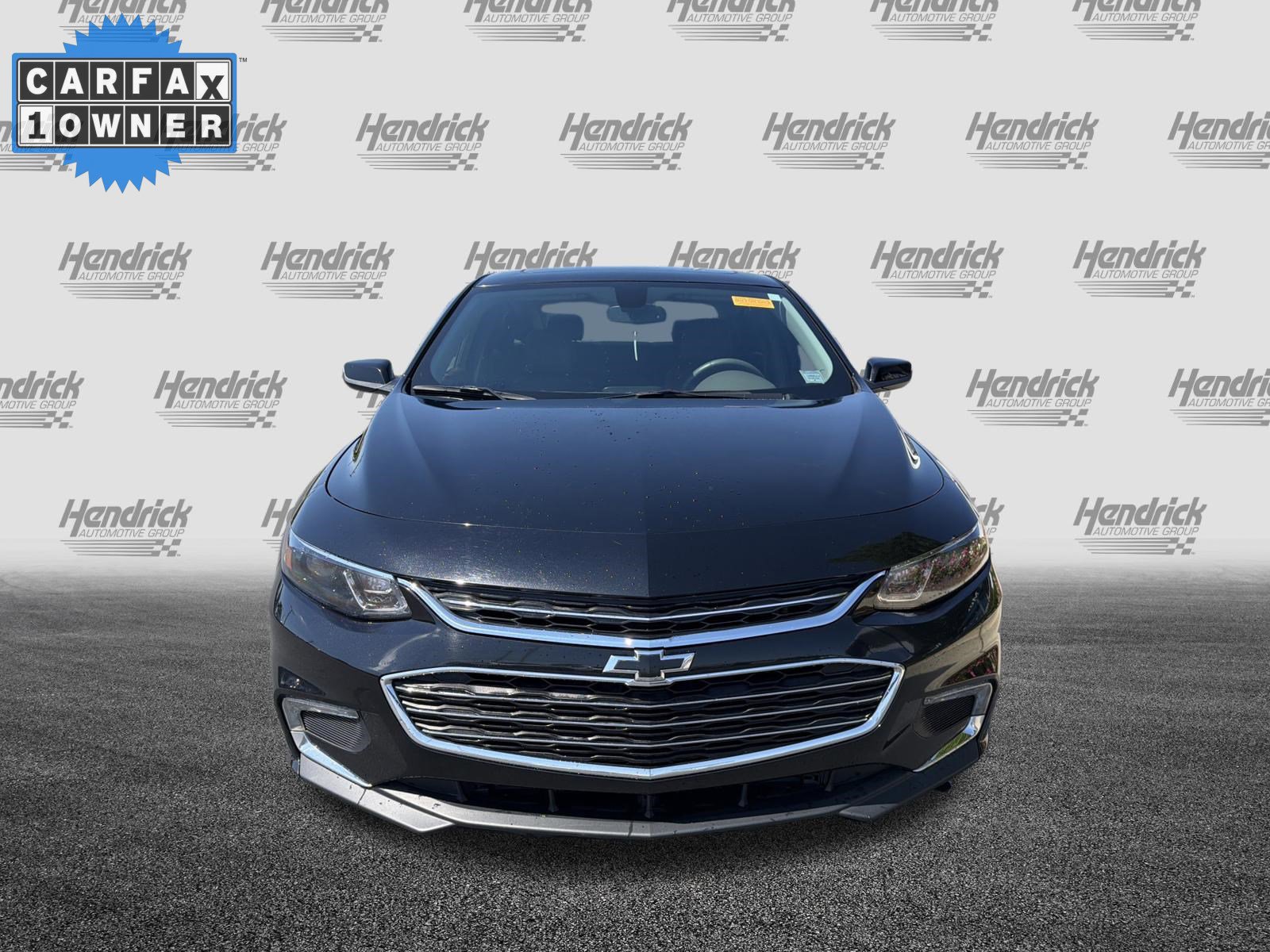 Used 2017 Chevrolet Malibu LT w/ Leather Package FWD image 3