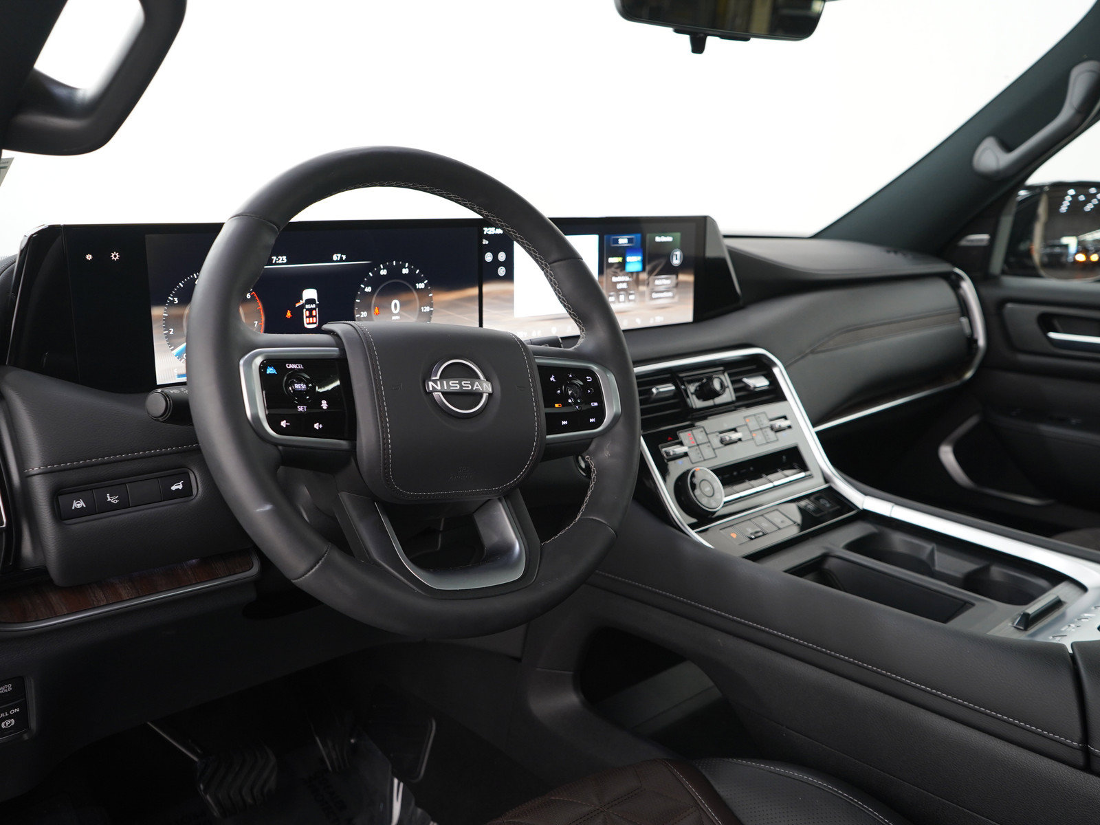 Certified 2025 Nissan Armada Platinum Reserve AWD/4WD image 29