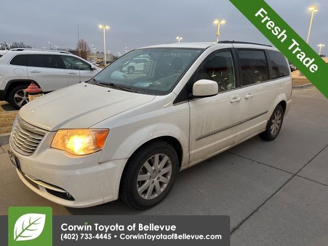 Used 2013 Chrysler Town & Country Touring image 8