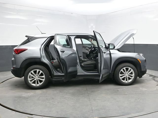 Used 2023 Chevrolet TrailBlazer LS AWD/4WD image 46