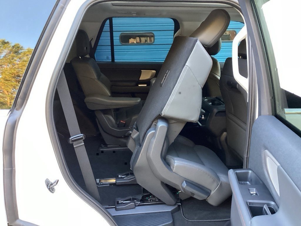 New 2025 Ford Expedition Active image 43