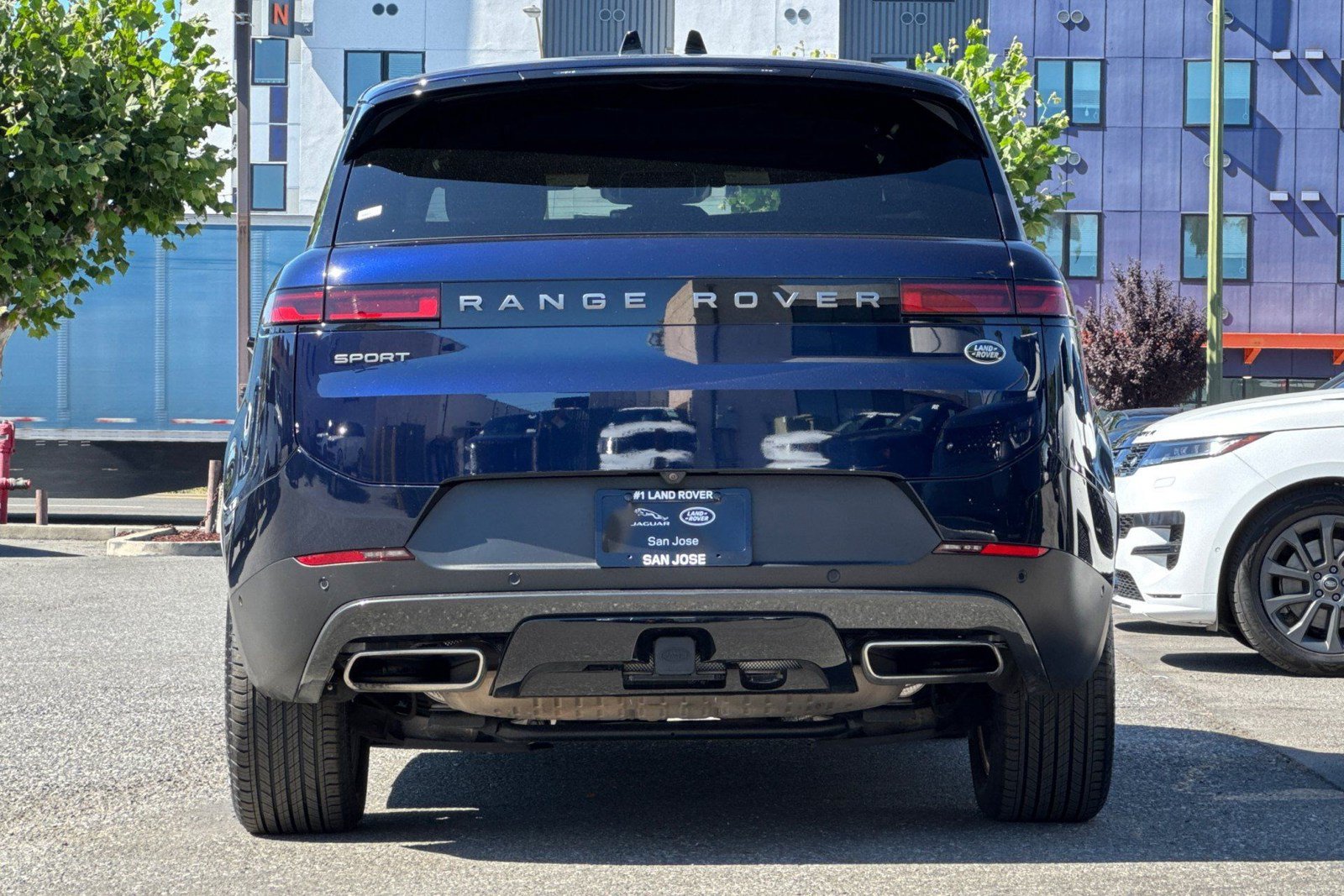 Used 2023 Land Rover Range Rover Sport SE AWD/4WD image 9