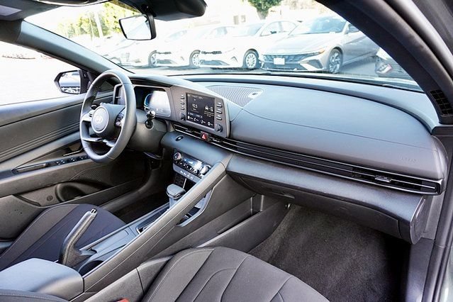 Certified 2026 Hyundai Elantra Sport FWD image 10