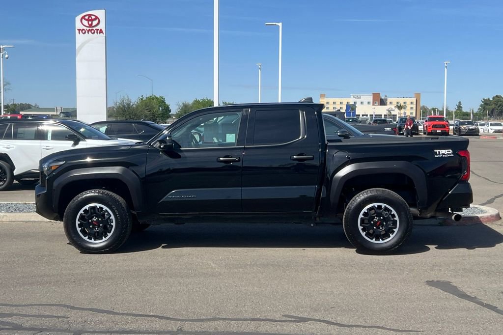 Certified 2025 Toyota Tacoma TRD Off-Road image 7