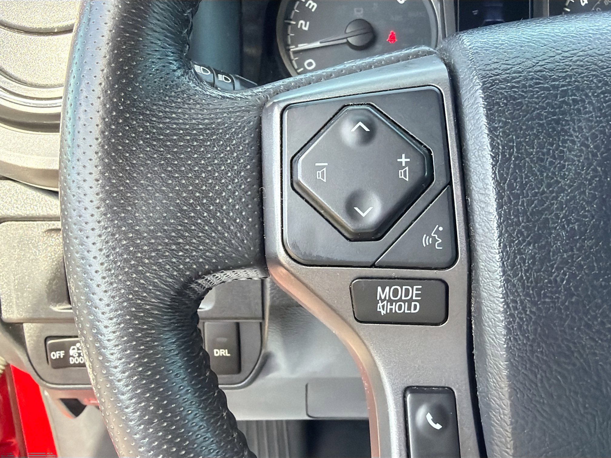 Used 2019 Toyota Tacoma Limited image 33