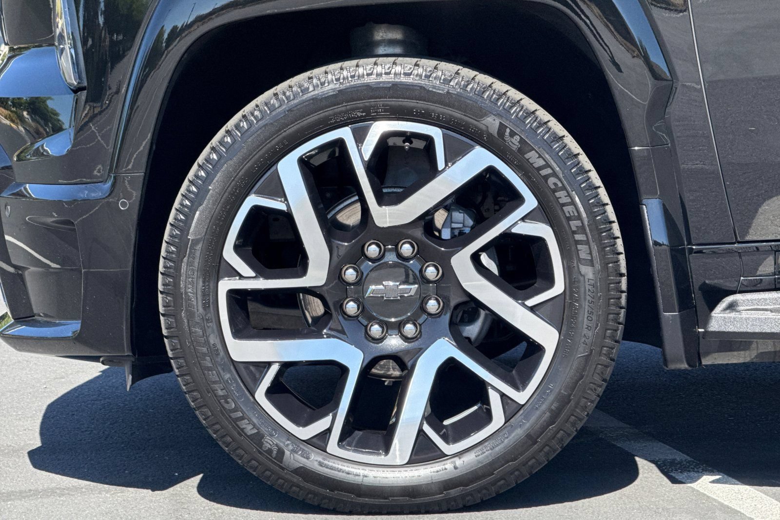 Used 2025 Chevrolet Silverado EV RST AWD/4WD image 15