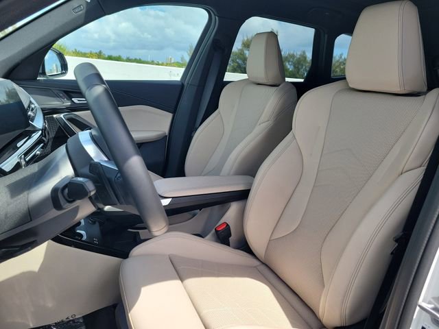Used 2025 BMW X1 xDrive28i w/ Technology Package image 16