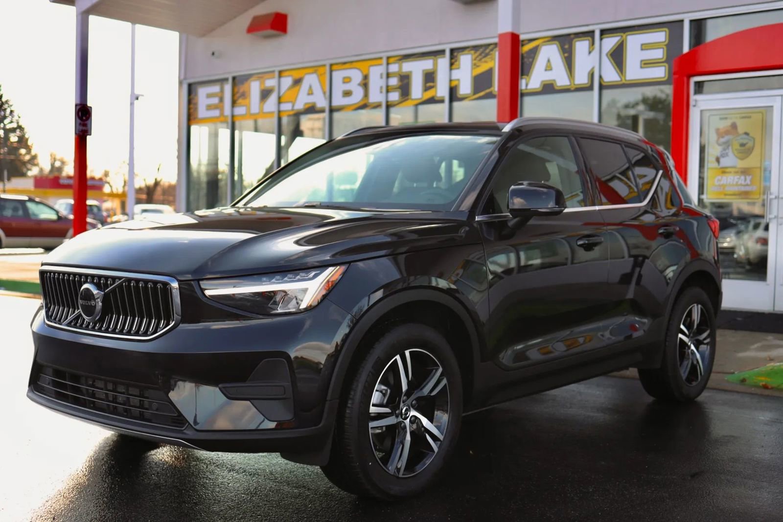 Used 2025 Volvo XC40 B5 Core