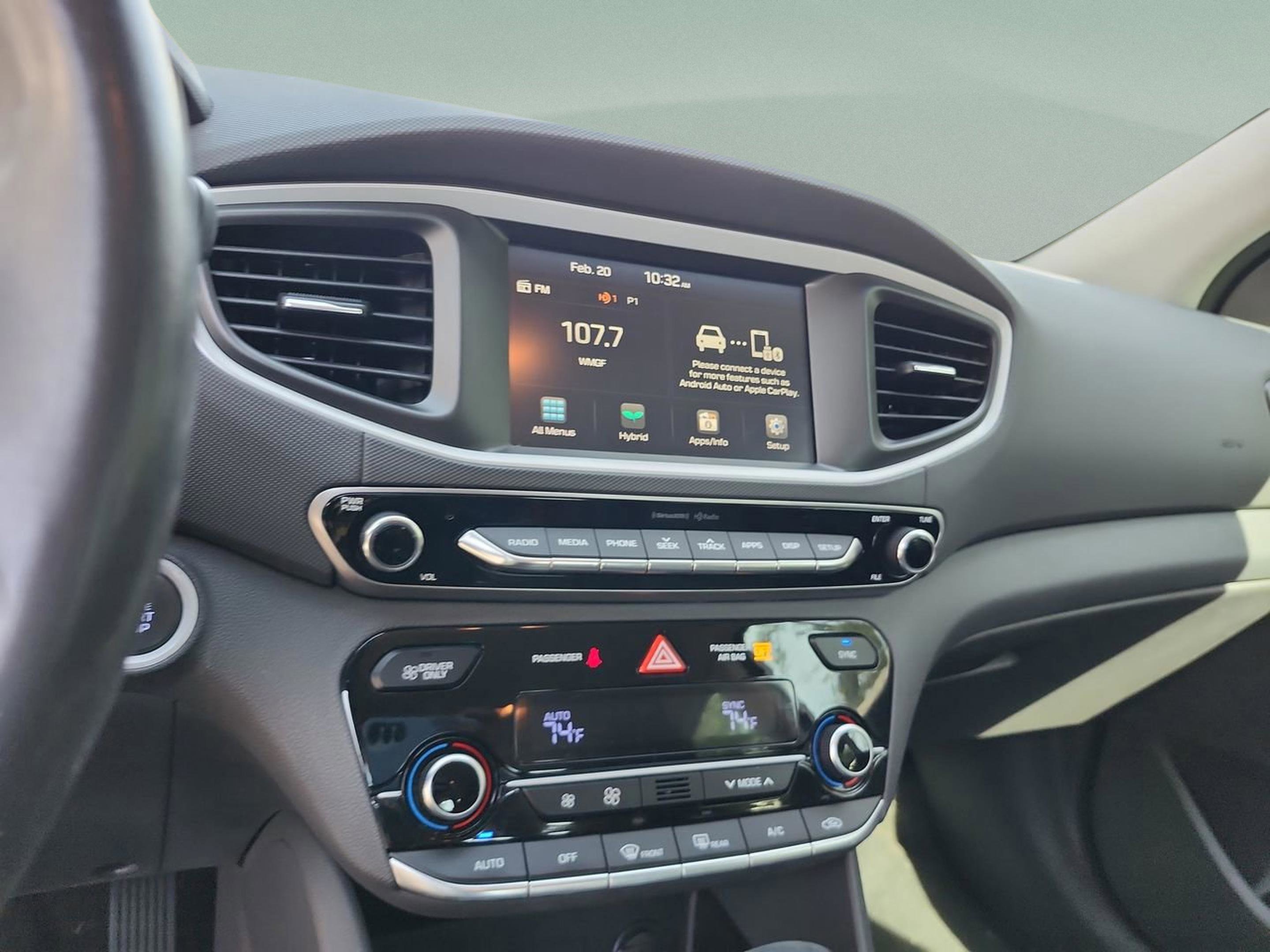 Used 2017 Hyundai Ioniq SEL image 10