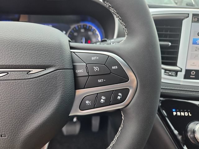New 2027 Chrysler Pacifica Select FWD image 28