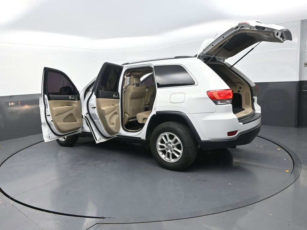 Used 2019 Jeep Grand Cherokee Laredo AWD/4WD image 35