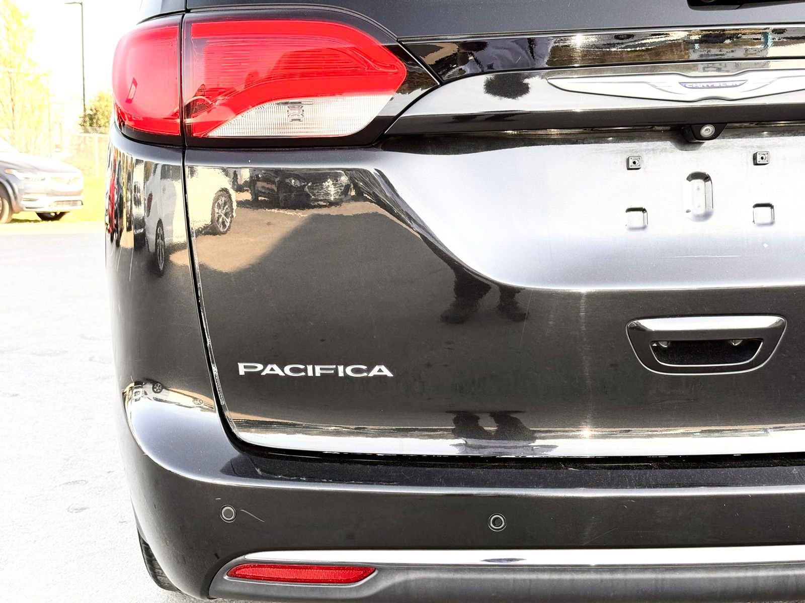 Used 2020 Chrysler Pacifica Limited FWD image 13