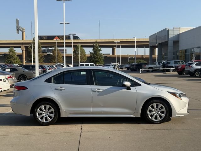 Used 2024 Toyota Corolla LE FWD image 3