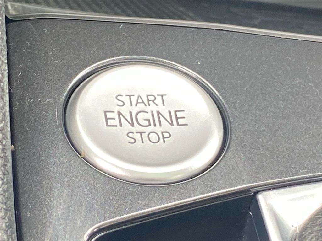 Certified 2023 Volkswagen Tiguan SE w/ Panoramic Sunroof Package image 14