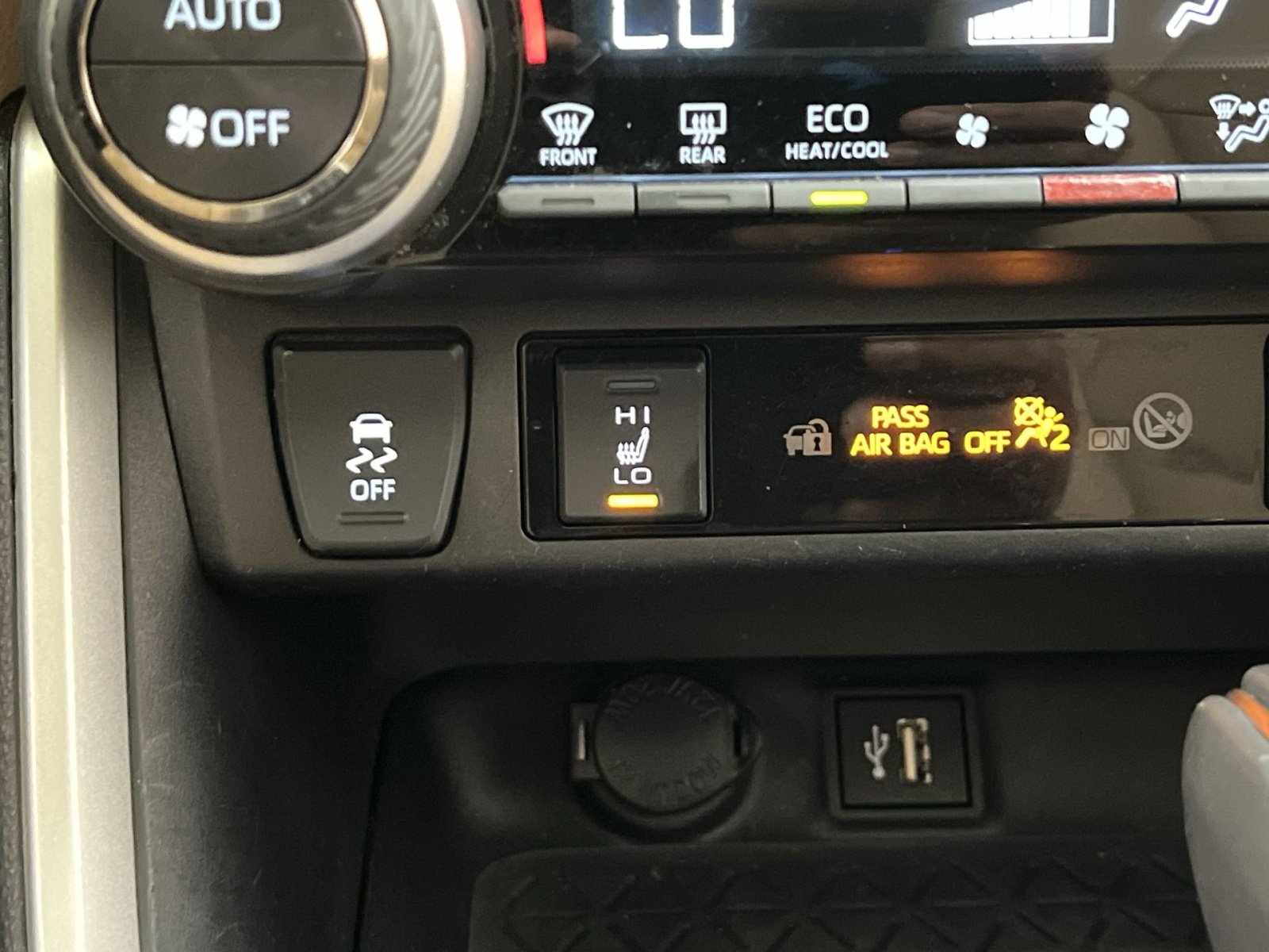 Used 2024 Toyota RAV4 XLE Premium w/ Weather Package AWD/4WD image 37